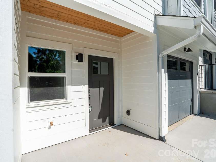 15 Bolton Street, Asheville, NC 28806.  MLS# CAR4393409, YatesRealty ID 31135. 