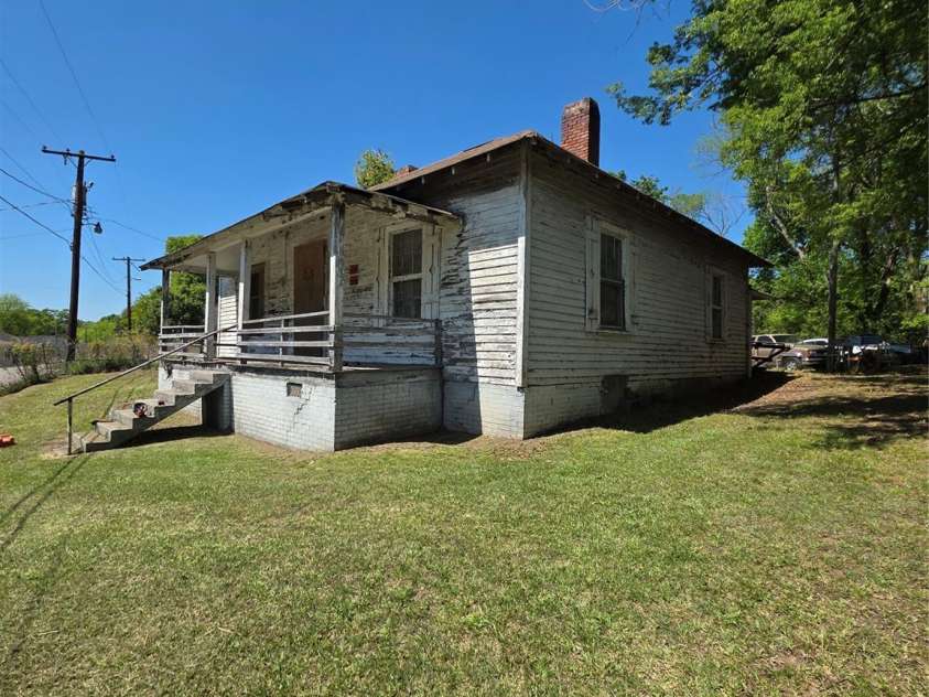 460 South Avenue, Lancaster, SC 29720.  MLS# CAR4379077, YatesRealty ID 31136. 