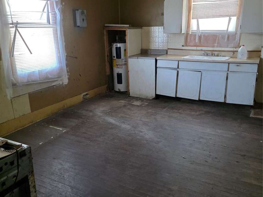 460 South Avenue, Lancaster, SC 29720.  MLS# CAR4379077, YatesRealty ID 31136. 