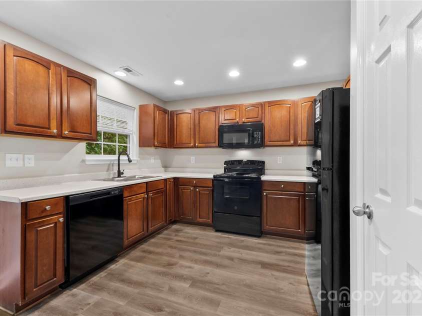 518 Canopy Court, Clover, SC 29710.  MLS# CAR4290448, YatesRealty ID 31136. 