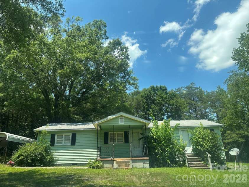 488 Waddell Lane, Clover, SC 29710.  MLS# CAR4393258, YatesRealty ID 31137. 