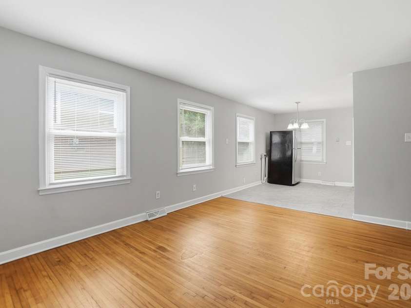 717 Crater Street, Charlotte, NC 28205.  MLS# CAR4391889, YatesRealty ID 31138. 