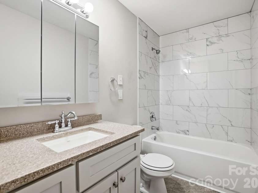 717 Crater Street, Charlotte, NC 28205.  MLS# CAR4391889, YatesRealty ID 31138. 