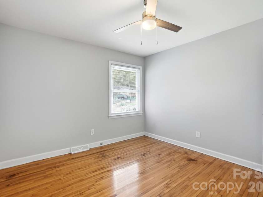 717 Crater Street, Charlotte, NC 28205.  MLS# CAR4391889, YatesRealty ID 31138. 
