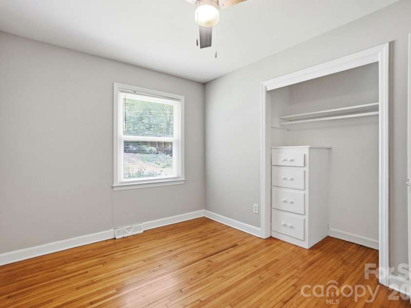 717 Crater Street, Charlotte, NC 28205.  MLS# CAR4391889, YatesRealty ID 31138. 