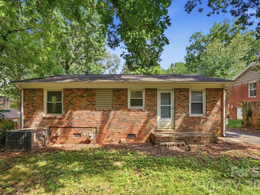 717 Crater Street, Charlotte, NC 28205.  MLS# CAR4391889, YatesRealty ID 31138. 