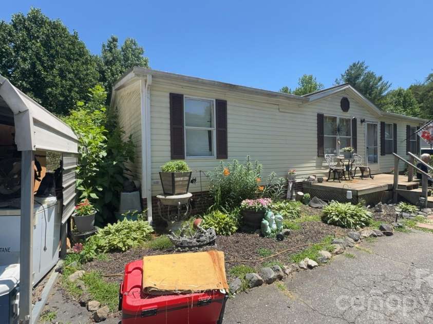 1694 Roy Caldwell Street, Morganton, NC 28655.  MLS# CAR4393094, YatesRealty ID 31140. 