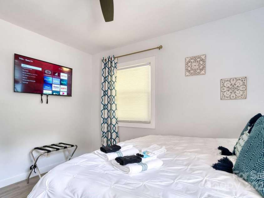 3337 Washburn Avenue, Charlotte, NC 28205.  MLS# CAR4290640, YatesRealty ID 31140. Bedroom