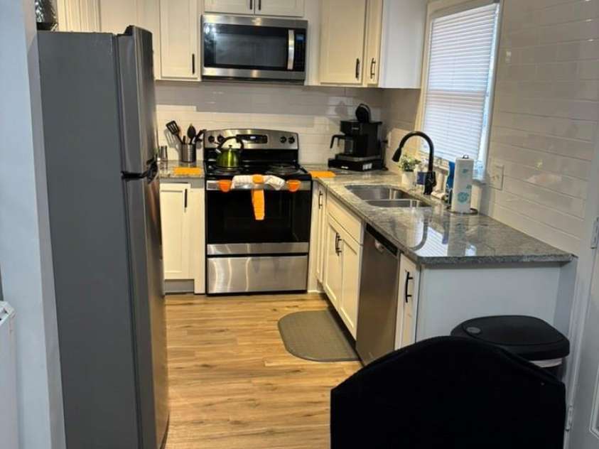 3337 Washburn Avenue, Charlotte, NC 28205.  MLS# CAR4290640, YatesRealty ID 31140. Kitchen