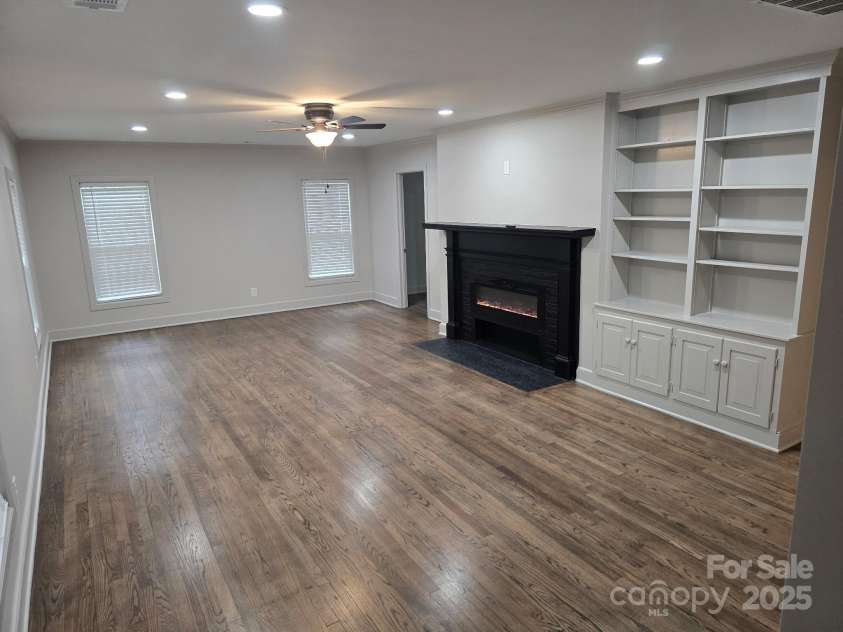 126 Sunset Drive, Chester, SC 29706.  MLS# CAR4290675, YatesRealty ID 31141. 