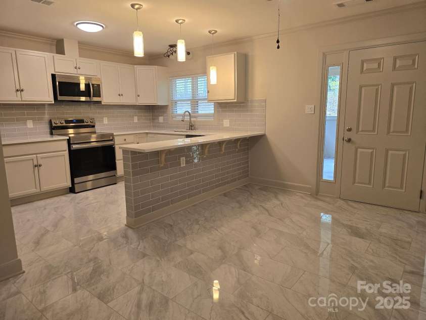 126 Sunset Drive, Chester, SC 29706.  MLS# CAR4290675, YatesRealty ID 31141. 