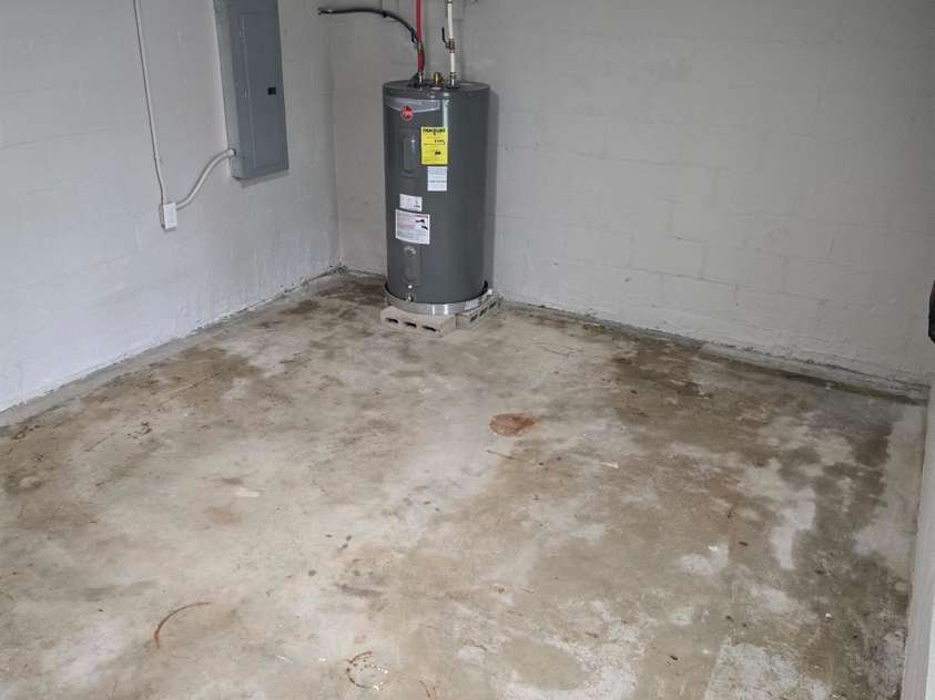 126 Sunset Drive, Chester, SC 29706.  MLS# CAR4290675, YatesRealty ID 31141. 