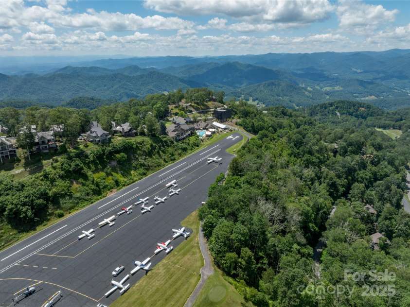 296 Austin Mountain Drive, Burnsville, NC 28714.  MLS# CAR4278654, YatesRealty ID 31142. Mountain Air View