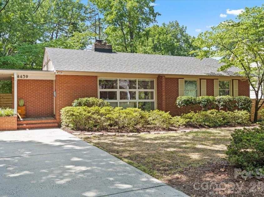 4439 Applegate Road, Charlotte, NC 28209.  MLS# CAR4391147, YatesRealty ID 31142. 