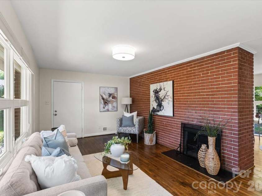 4439 Applegate Road, Charlotte, NC 28209.  MLS# CAR4391147, YatesRealty ID 31142. 