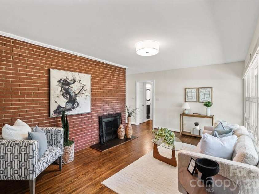 4439 Applegate Road, Charlotte, NC 28209.  MLS# CAR4391147, YatesRealty ID 31142. 