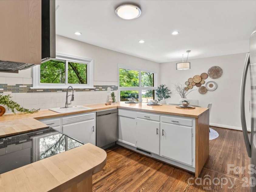 4439 Applegate Road, Charlotte, NC 28209.  MLS# CAR4391147, YatesRealty ID 31142. 