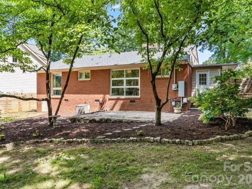 4439 Applegate Road, Charlotte, NC 28209.  MLS# CAR4391147, YatesRealty ID 31142. 