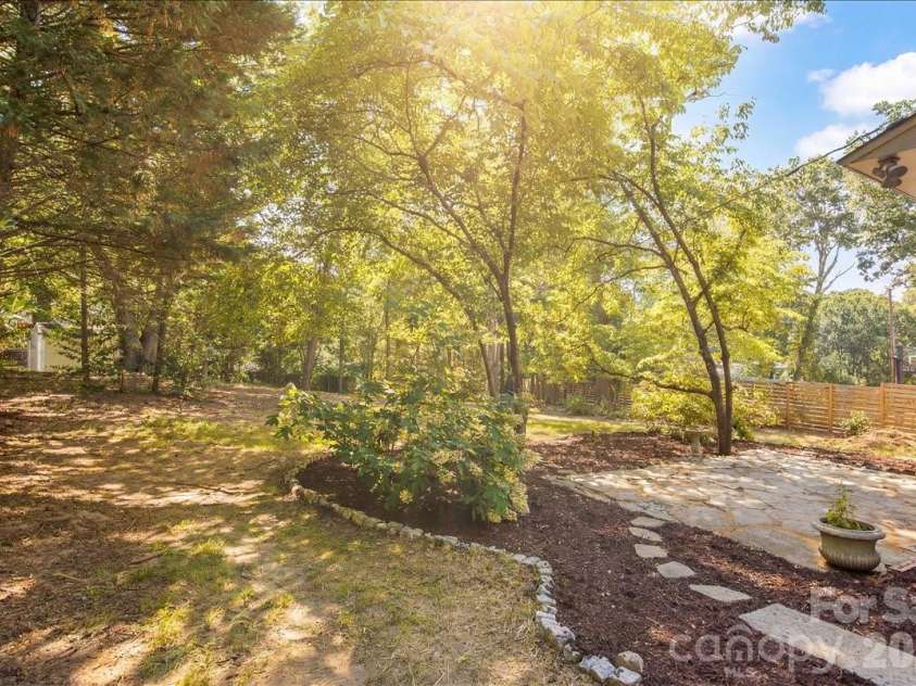 4439 Applegate Road, Charlotte, NC 28209.  MLS# CAR4391147, YatesRealty ID 31142. 
