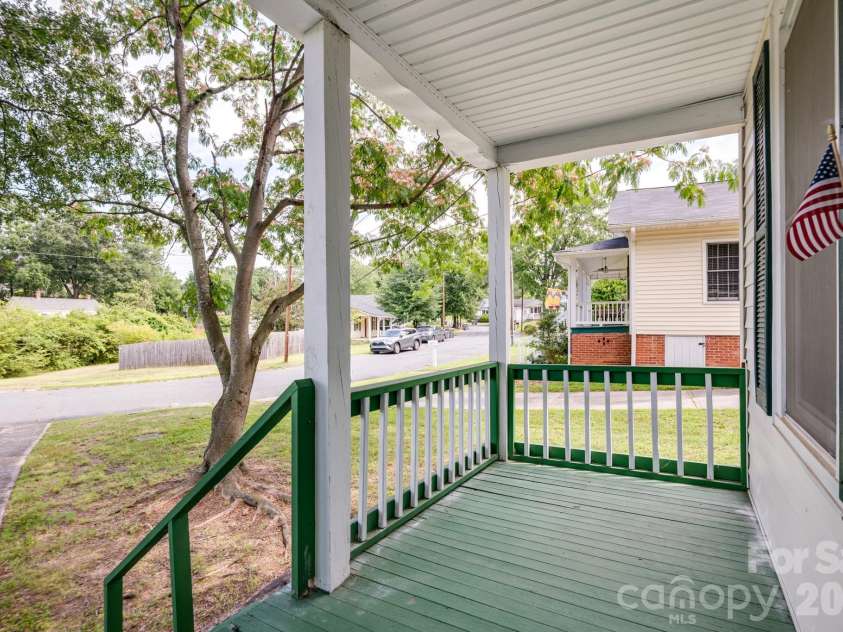 417 York Avenue, Kannapolis, NC 28083.  MLS# CAR4394252, YatesRealty ID 31143. 