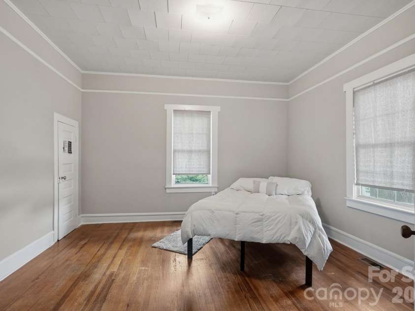 417 York Avenue, Kannapolis, NC 28083.  MLS# CAR4394252, YatesRealty ID 31143. 