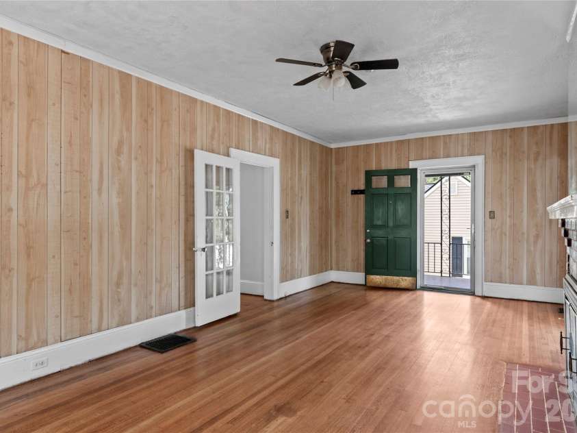 2805 Bon Air Avenue, Winston Salem, NC 27105.  MLS# CAR4390543, YatesRealty ID 31144. 