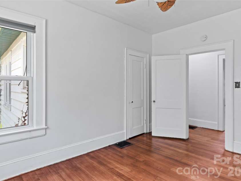 2805 Bon Air Avenue, Winston Salem, NC 27105.  MLS# CAR4390543, YatesRealty ID 31144. 