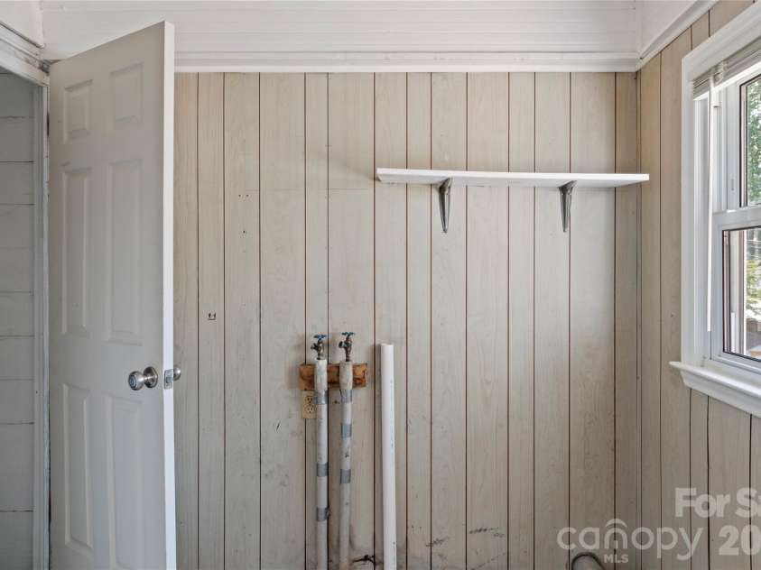 2805 Bon Air Avenue, Winston Salem, NC 27105.  MLS# CAR4390543, YatesRealty ID 31144. 