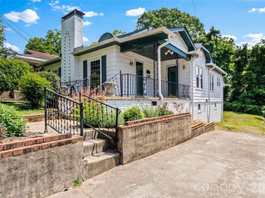 2805 Bon Air Avenue, Winston Salem, NC 27105.  MLS# CAR4390543, YatesRealty ID 31144. 