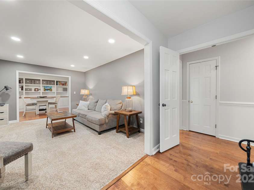 4305 Back Creek Church Road, Charlotte, NC 28213.  MLS# CAR4282668, YatesRealty ID 31144. 