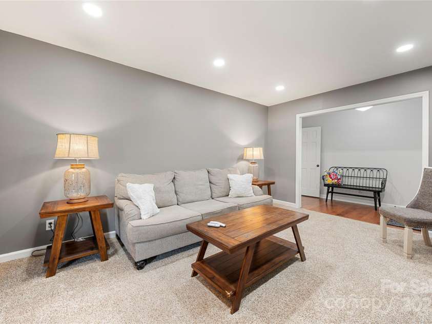 4305 Back Creek Church Road, Charlotte, NC 28213.  MLS# CAR4282668, YatesRealty ID 31144. 