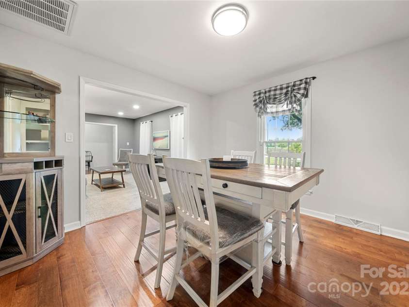 4305 Back Creek Church Road, Charlotte, NC 28213.  MLS# CAR4282668, YatesRealty ID 31144. 