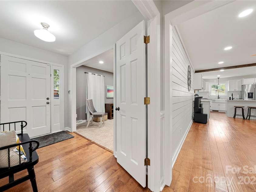 4305 Back Creek Church Road, Charlotte, NC 28213.  MLS# CAR4282668, YatesRealty ID 31144. 