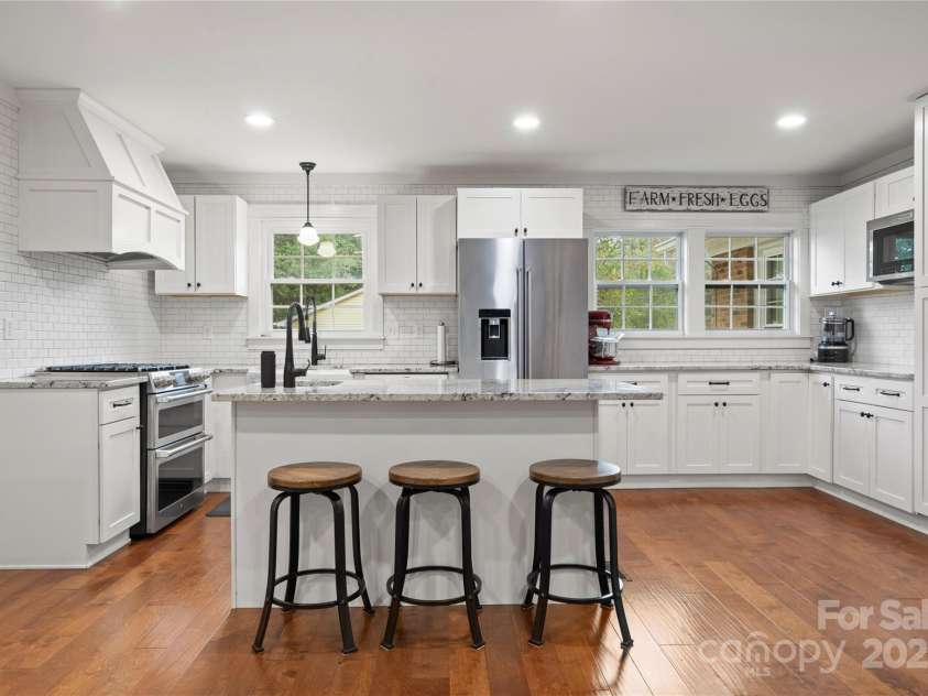 4305 Back Creek Church Road, Charlotte, NC 28213.  MLS# CAR4282668, YatesRealty ID 31144. 