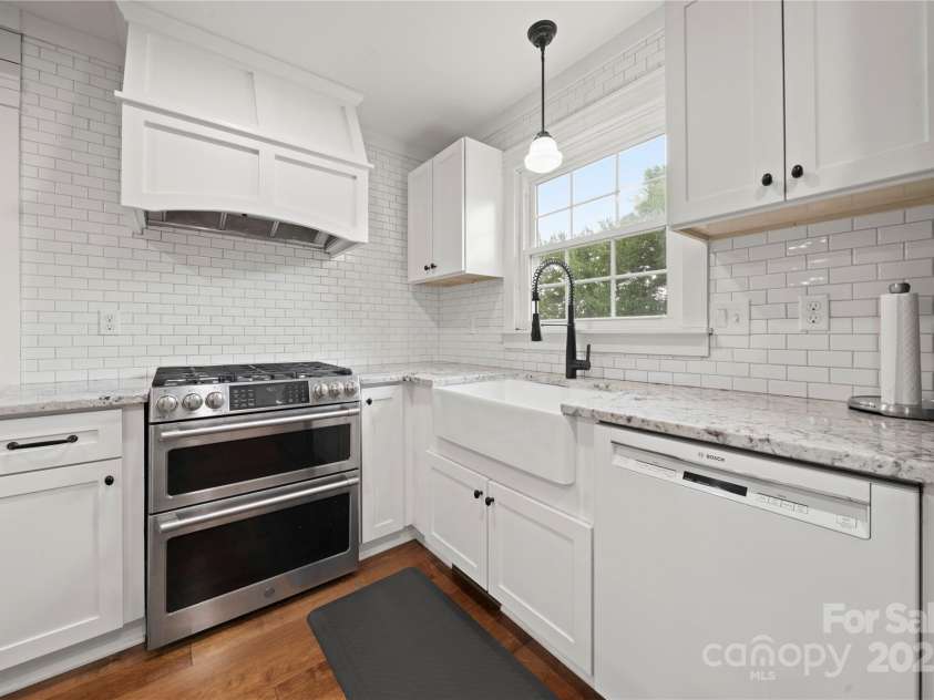 4305 Back Creek Church Road, Charlotte, NC 28213.  MLS# CAR4282668, YatesRealty ID 31144. 