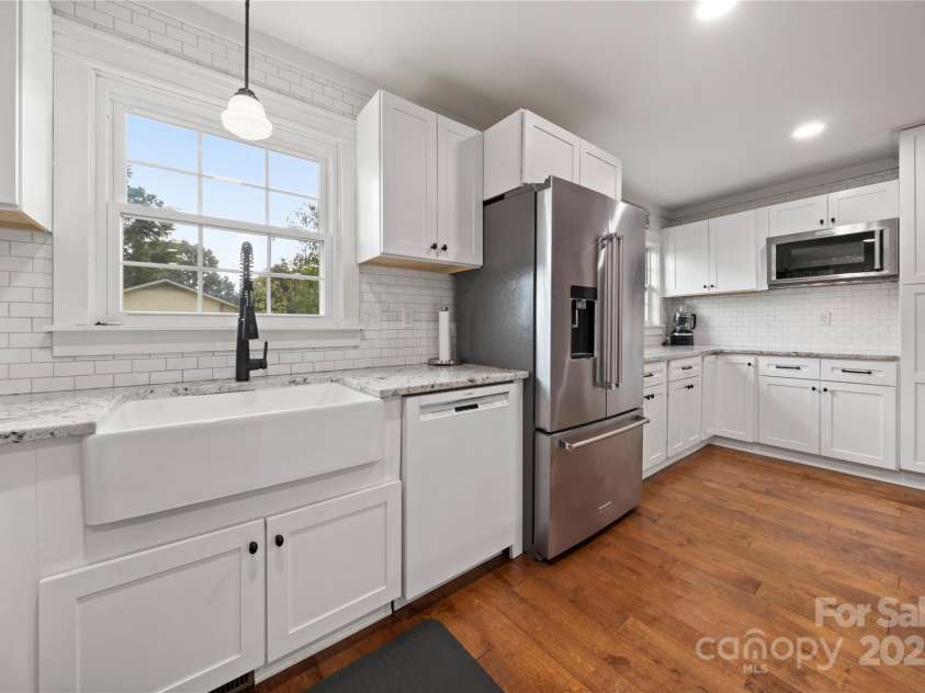 4305 Back Creek Church Road, Charlotte, NC 28213.  MLS# CAR4282668, YatesRealty ID 31144. 