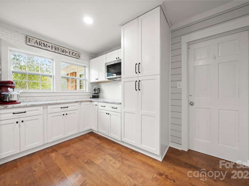 4305 Back Creek Church Road, Charlotte, NC 28213.  MLS# CAR4282668, YatesRealty ID 31144. 