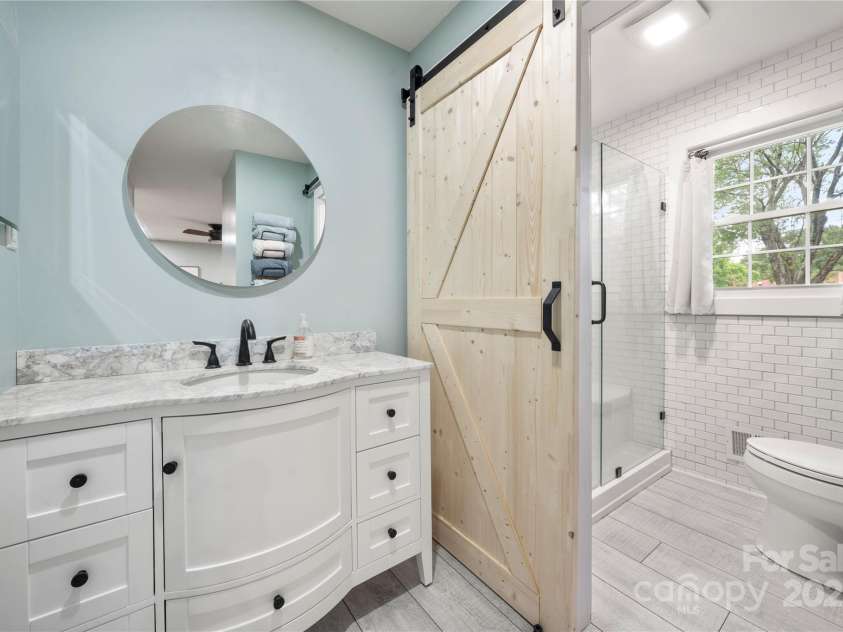 4305 Back Creek Church Road, Charlotte, NC 28213.  MLS# CAR4282668, YatesRealty ID 31144. 