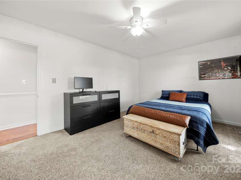 4305 Back Creek Church Road, Charlotte, NC 28213.  MLS# CAR4282668, YatesRealty ID 31144. 