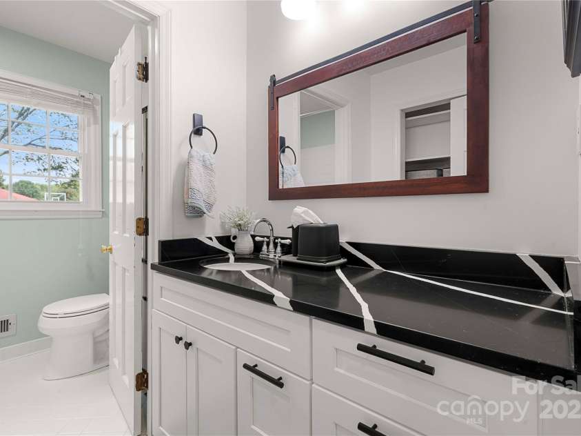 4305 Back Creek Church Road, Charlotte, NC 28213.  MLS# CAR4282668, YatesRealty ID 31144. 