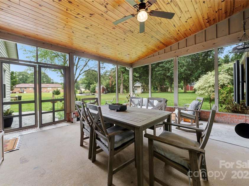 4305 Back Creek Church Road, Charlotte, NC 28213.  MLS# CAR4282668, YatesRealty ID 31144. 