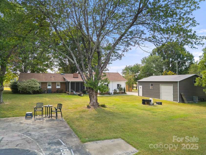 4305 Back Creek Church Road, Charlotte, NC 28213.  MLS# CAR4282668, YatesRealty ID 31144. 