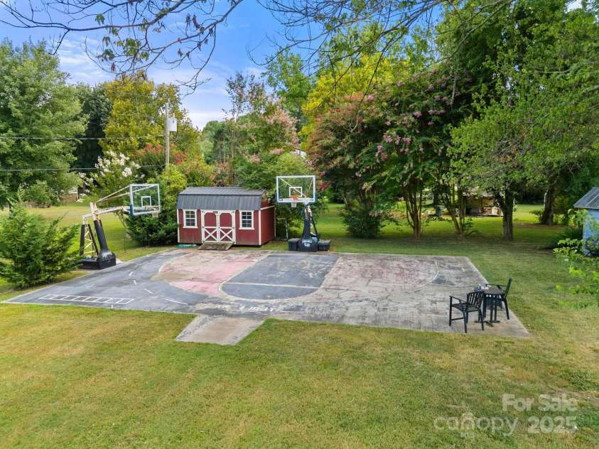 4305 Back Creek Church Road, Charlotte, NC 28213.  MLS# CAR4282668, YatesRealty ID 31144. 