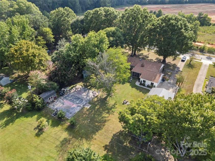 4305 Back Creek Church Road, Charlotte, NC 28213.  MLS# CAR4282668, YatesRealty ID 31144. 