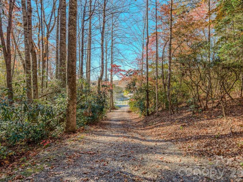 410 Avena Road, Black Mountain, NC 28711.  MLS# CAR4393879, YatesRealty ID 31145. 