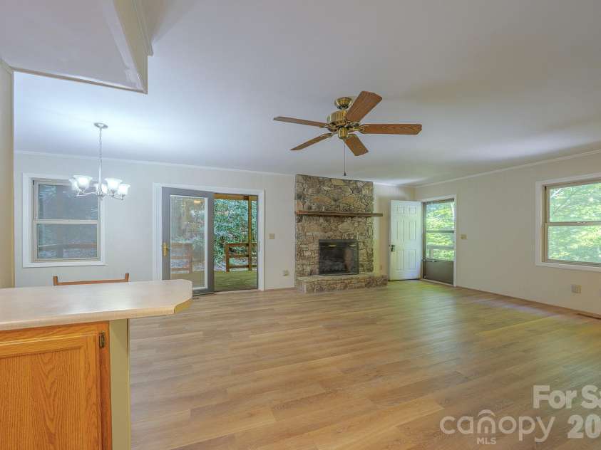 410 Avena Road, Black Mountain, NC 28711.  MLS# CAR4393879, YatesRealty ID 31145. 