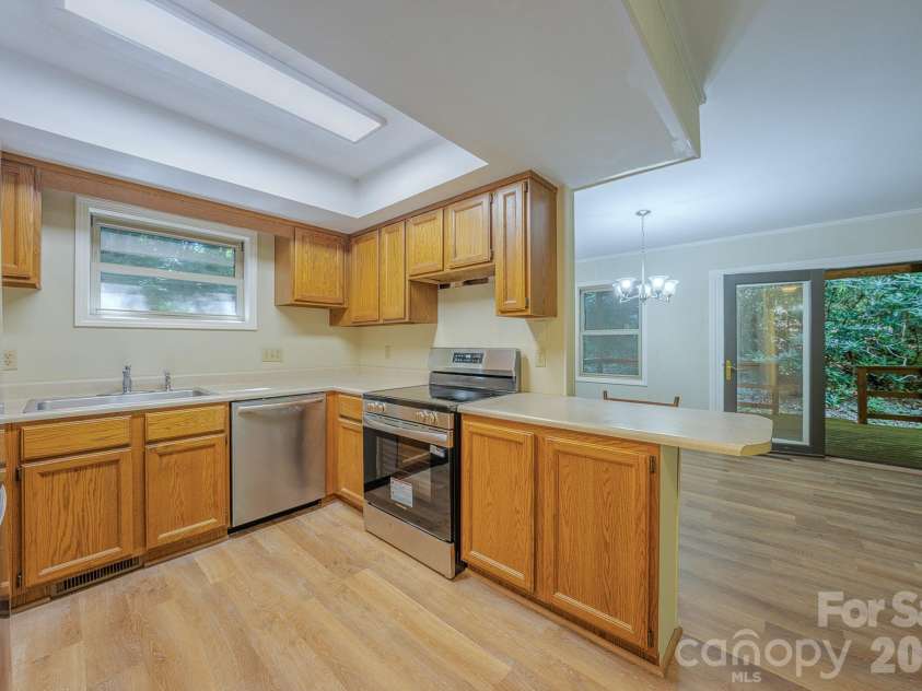 410 Avena Road, Black Mountain, NC 28711.  MLS# CAR4393879, YatesRealty ID 31145. 