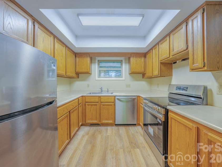 410 Avena Road, Black Mountain, NC 28711.  MLS# CAR4393879, YatesRealty ID 31145. 