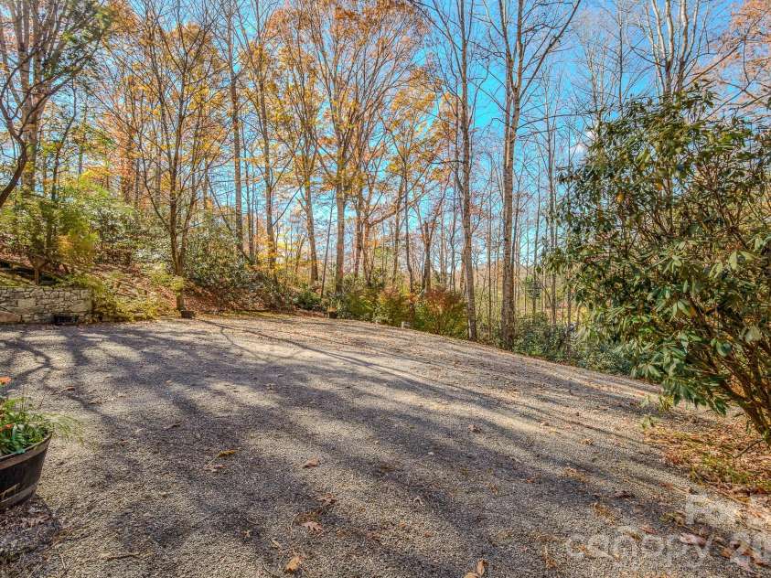 410 Avena Road, Black Mountain, NC 28711.  MLS# CAR4393879, YatesRealty ID 31145. 