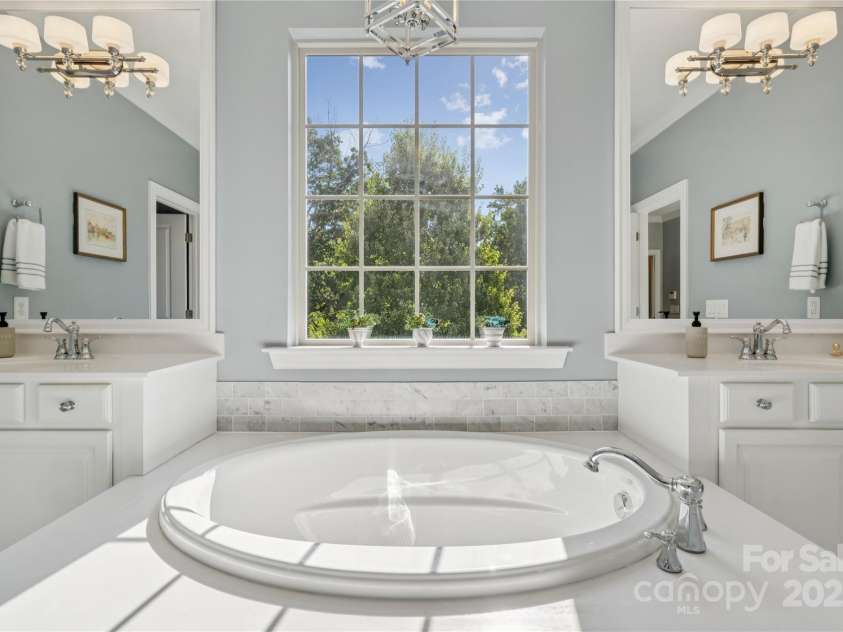 11623 Hophornbeam Lane, Charlotte, NC 28278.  MLS# CAR4287680, YatesRealty ID 31146. 